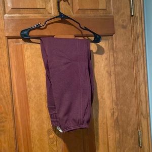 lululemon maroon pants size 6